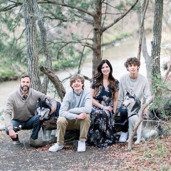 Meet your Posher, Vicki - Picture 16 of 16